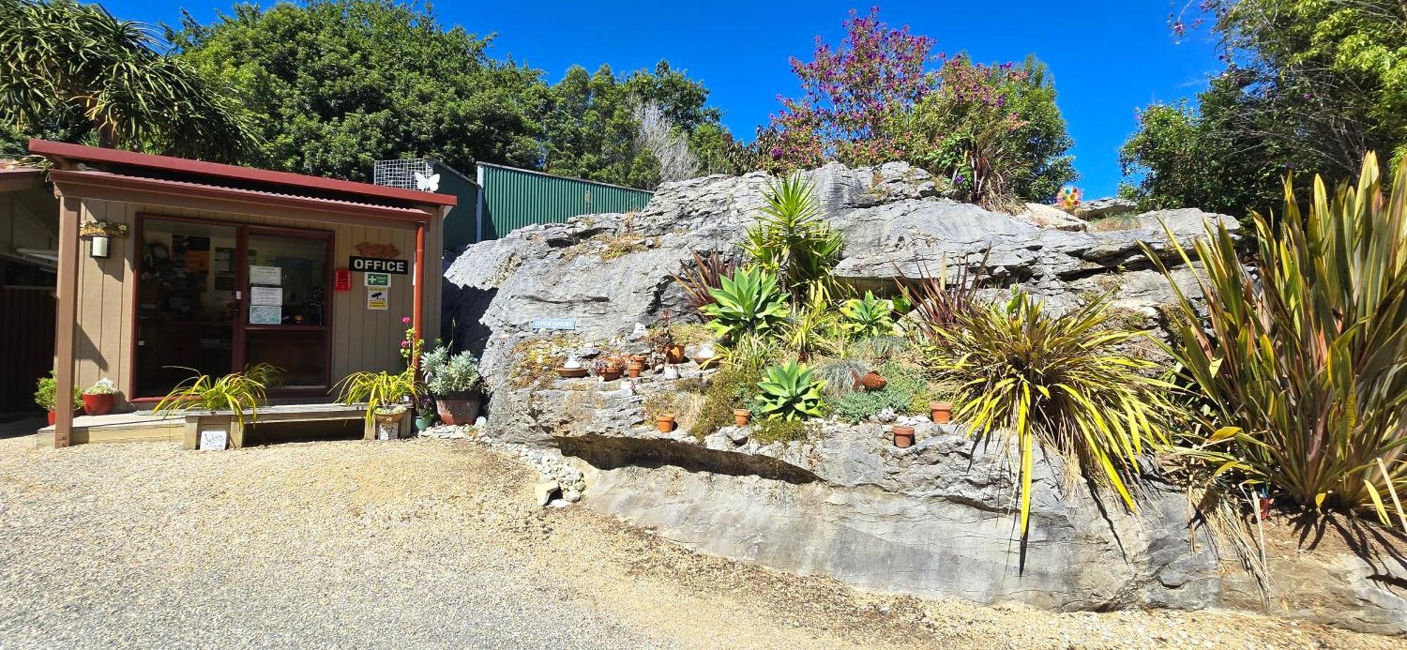 The Rocks Chalets Takaka Exteriér fotografie